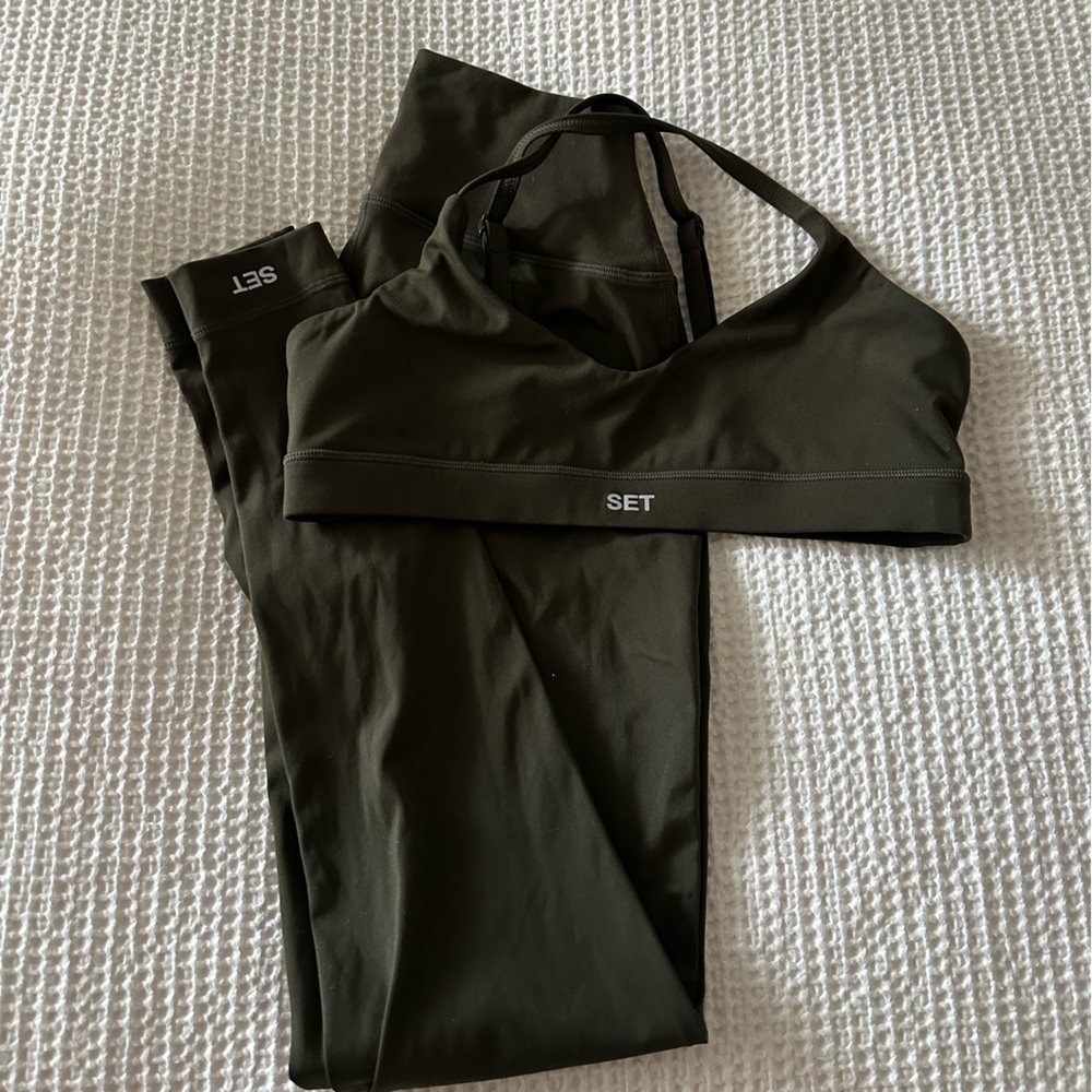 SPORTBODY® CROSS V BRA & LEGGINGS - AFTER HOURS